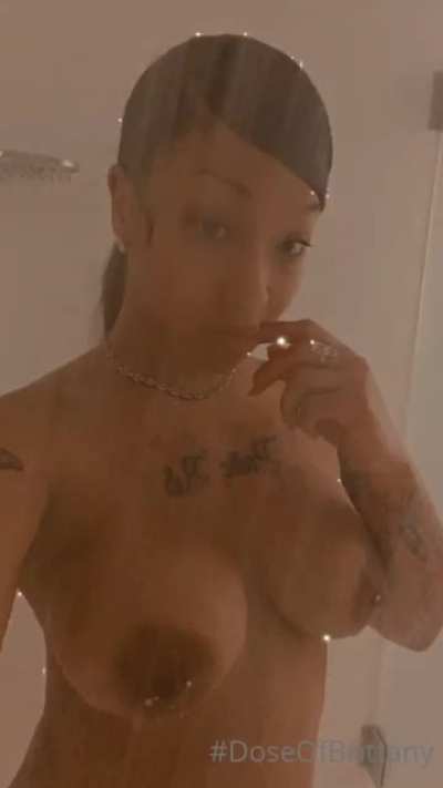 Br!tt@ny Nude shower pics