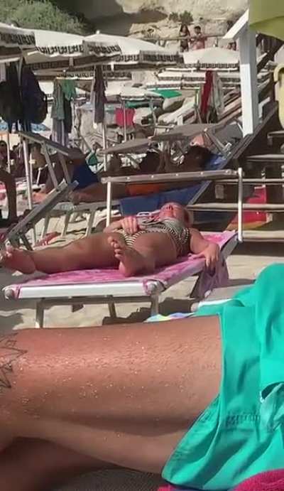 HMC while i enjoy the beach