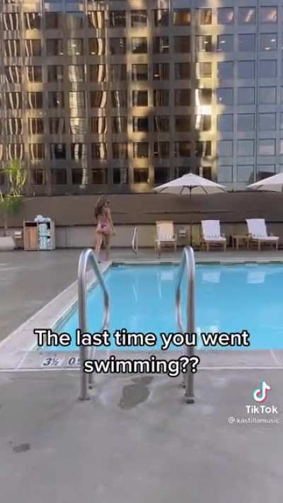 🧟&zwj;♀️
