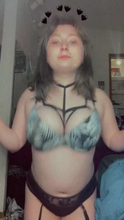 Sometimes I really don&rsquo;t know what to put here except titty drop 😂💖
