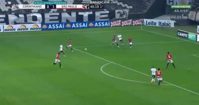Gola&ccedil;o do Luan para empatar o cl&aacute;ssico
