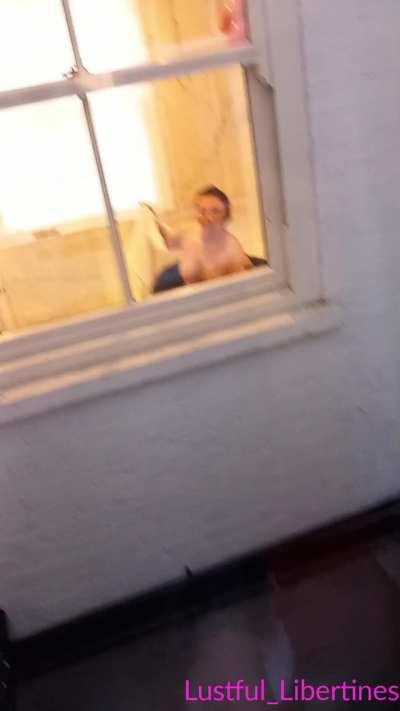 Voyeur - Hairy woman in the bath