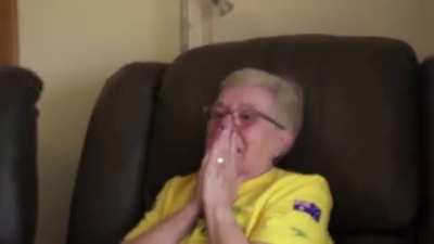 Kyle Chalmers' grandparents cry tears of joy as they watch him win gold in Rio