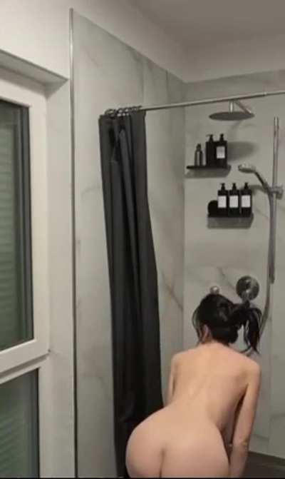 Serious Towel Tits