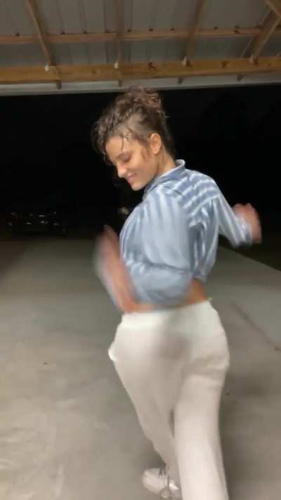 Underboob