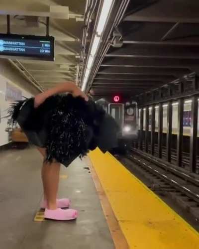 This person dressed up as an ostrich for Halloween.