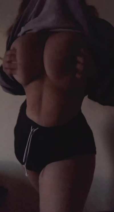 [OC] a rare video of my body, I’m nervous 😖