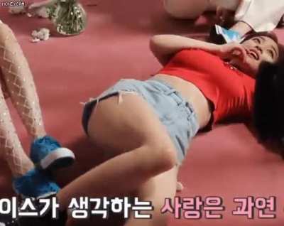 Jihyo&rsquo;s thighs