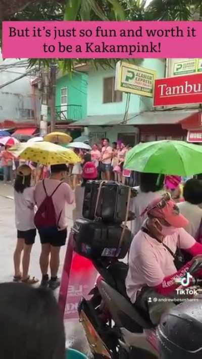 Bakit naiiyak ako sa part na pinapasok sila kasi umuulan. Hays. Ilaban talaga natin to. 🌸
