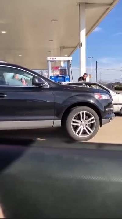 Father pulled up quick when a man was yelling at his son and baby mother