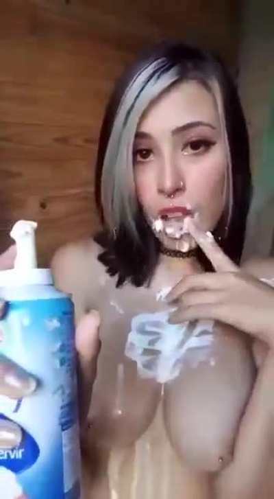 Ya saben quien es POR FAVOR NO DIGAN EL NOMBRE. Discreci&oacute;n. Pack completo en el grupo de telegram (1er comentario)