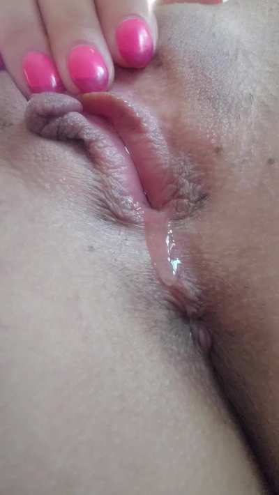 Sunday morning orgasm (00:08) 