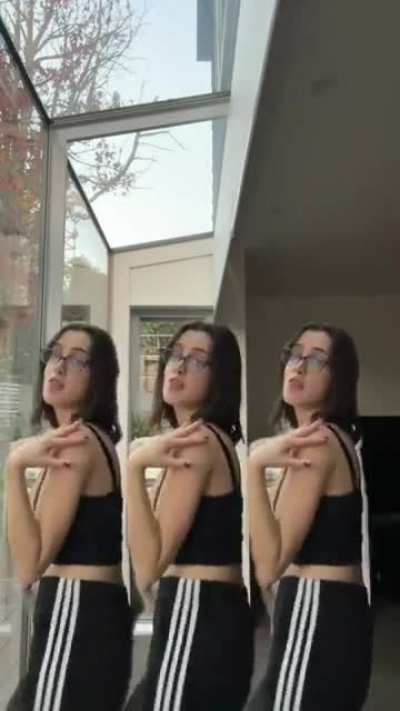 Laura Marano