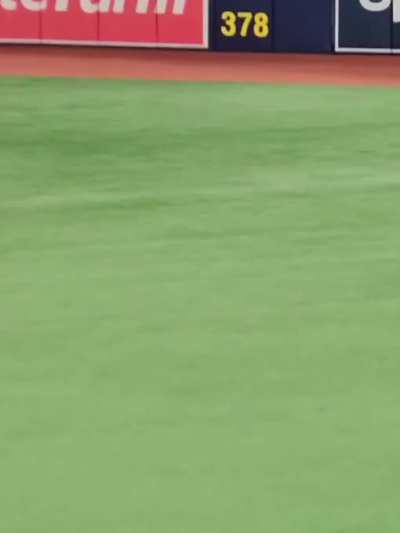 [Highlight] The person who ran onto Tropicana Field getting tackled carried off and Ronald AcuÃ±a Jr. throwing their shoe.