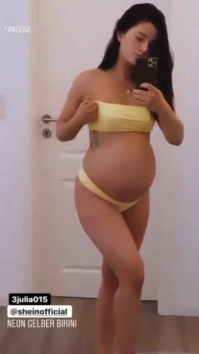Schwanger im Bikini