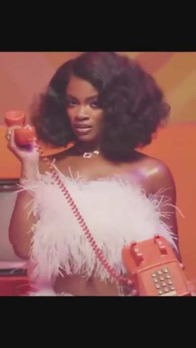 Ari Lennox