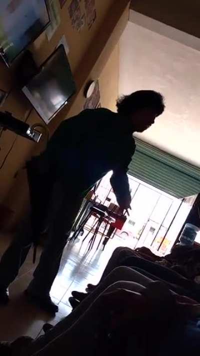 Creo que la que est&aacute; endemoniada es otra se&ntilde;ora 🙄😤