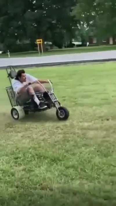 Eugene steal Daryl's bike