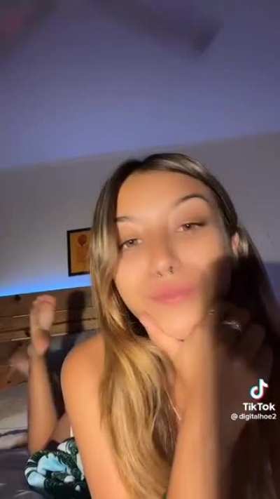 👣