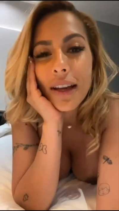 Me after a few drinks 🍸🍹, click "redgifs" and enjoy the video with sound 💋💋