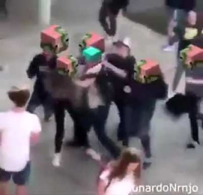 Apenas em nossas mem&oacute;rias agora 😔✊