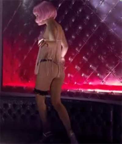 Natalie Portman has a fat ass