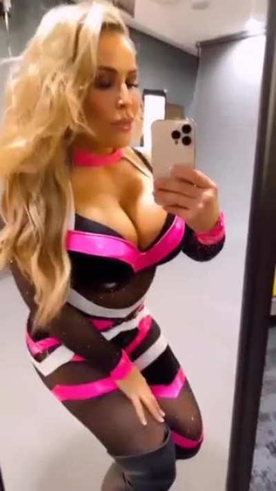 Blonde Bimbo 🥵