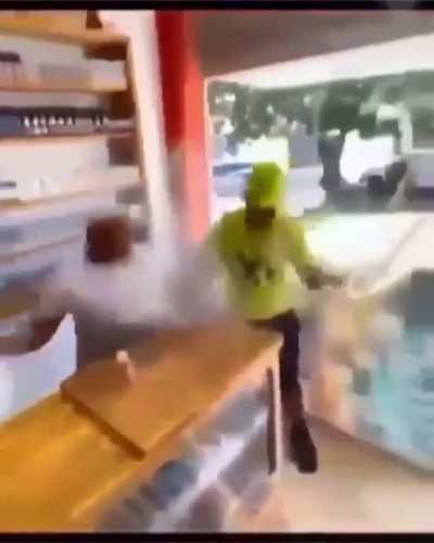 That&rsquo;s some ultimate vaping skills bruh.