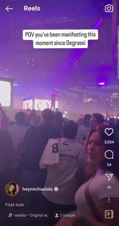 Imagine seeing this at a concert 