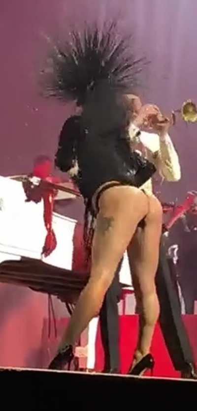 Butt jiggle