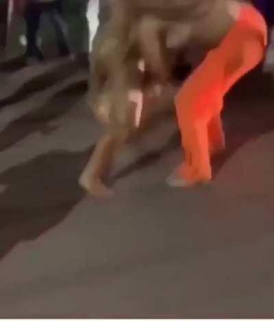 SHE GOT HANDS !!! - One of the best girl fights ever