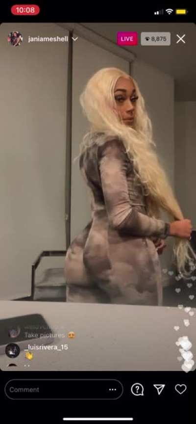 ︎