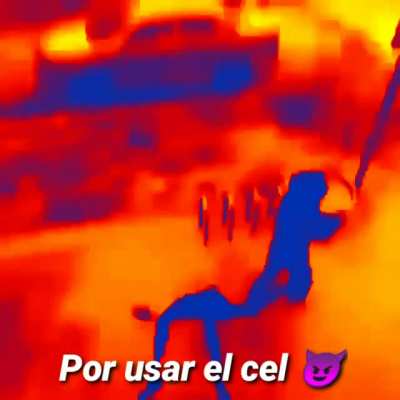 Por usar el celular