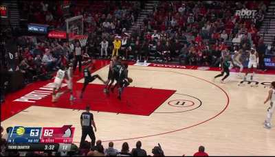[Highlight] Grant has the ball dislodged going up so he has no choice but to literally volleyball set the ball into the basket to beat the shot clock