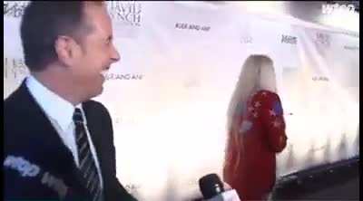 Jerry seinfeld says &lsquo;no thanks&rsquo; to hug from kesha