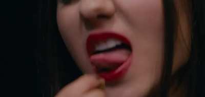 Victoria Justice [Naomi and Ely's No Kiss List]