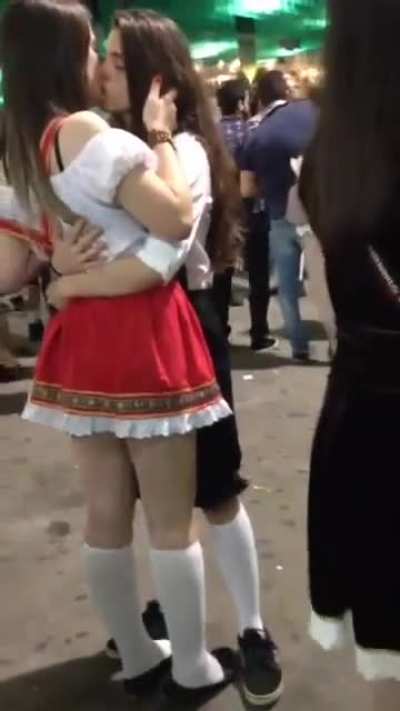 Oktoberfest hookup