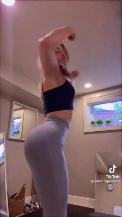 Great fit ass right here 🍑