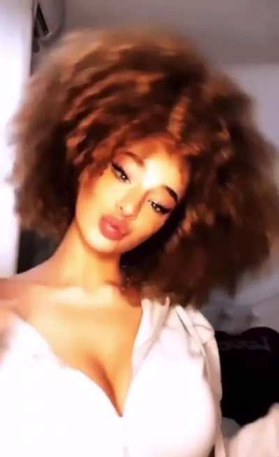 👑