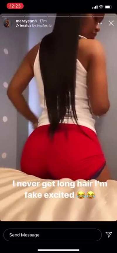 Knowing damn well she just wanna show some ass😂🍑<wbr>🍑