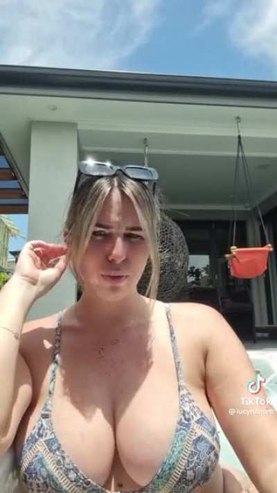 Lucyharnett