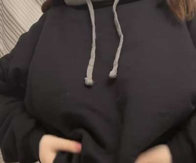 Chubby 20 year old virgin dropping her tits on the internet (OC)