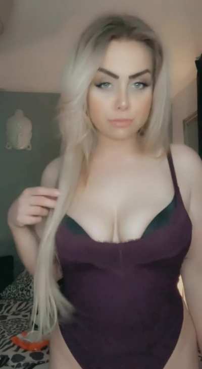 Would you make me your little fuckdoll daddy!🥺