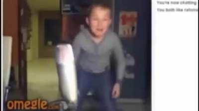 Whattt???? Da omegle kid is da scared?!?!??? 🥱😲😤🤯😩😨
