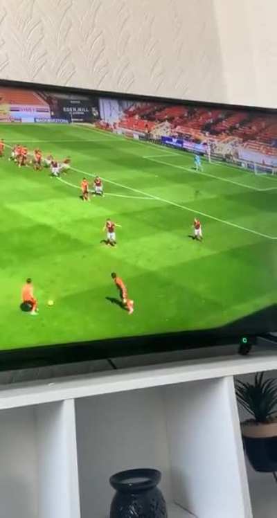 A rather interesting free kick from Charlie Mulgrew from Dundee United’s 1-0 win vs Arbroath this afternoon