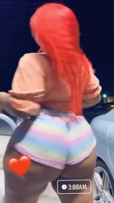 Heyghettobarbie 👑😍🍑🔥🔥
