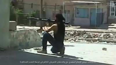 [Iraq War] Mahdi Army Insurgents engage US/Iraqi forces during intense street fighting in Najaf, Iraq - August 2004