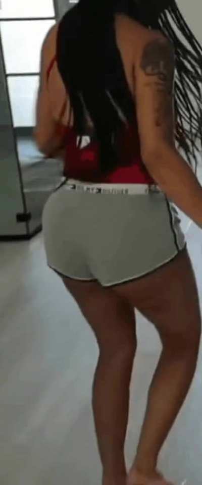 Jiggly butt