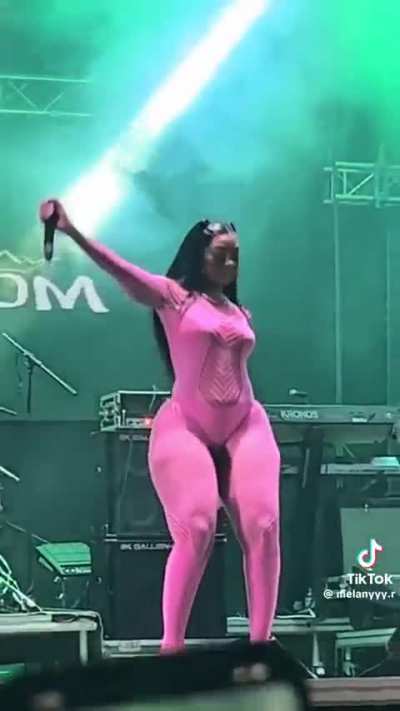 GYATTT DAYUUUUM 