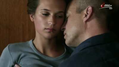 Alicia Vikander